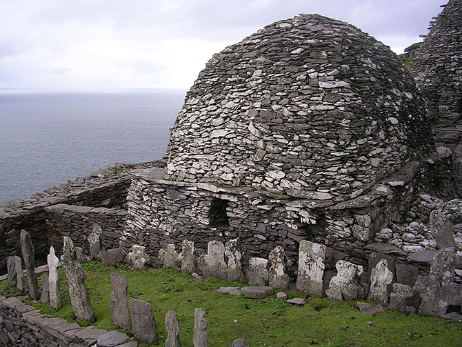 Skellig Michael, die irische Insel, Friedhof, Foto: Jibi44, 2006, Wikimedia Commons