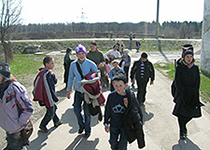 Straßenkinder bei einem Ausflug