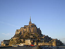 Foto des Mont-Saint-Michel im Dezember - französisches Michaelsheiligtum in der Normandie, Foto: Ines Urdaneta, Wikimedia Commons