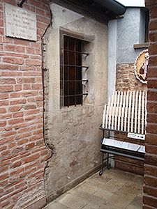 Die Zelle des hl. Leopold Mandic, Heiligtum des hl. Leopold Mandic Padua, Foto: Janezdrilc, April 2011, Wikimedia Commons